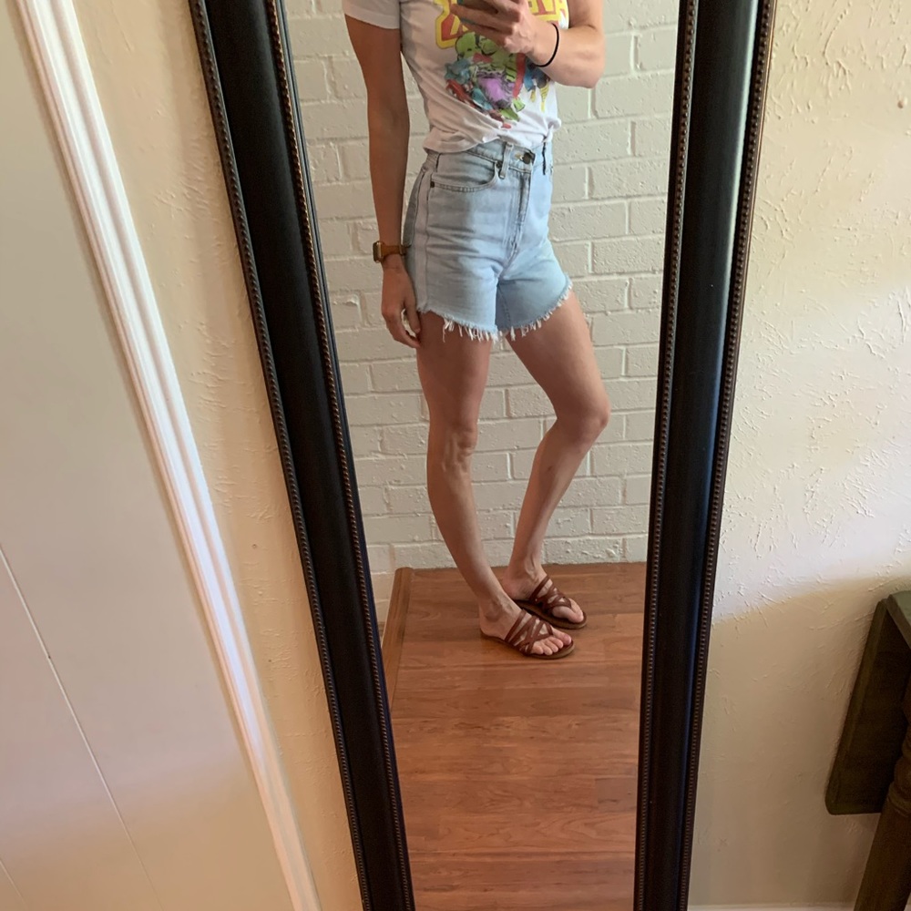 Vintage 512 Levi’s cut off shorts.